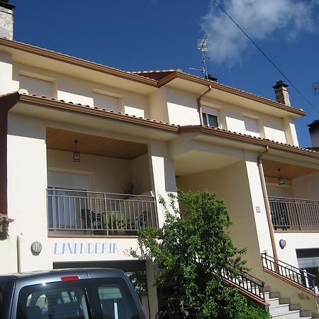 Apartamentos Rascafria Cerquilla Rum bild